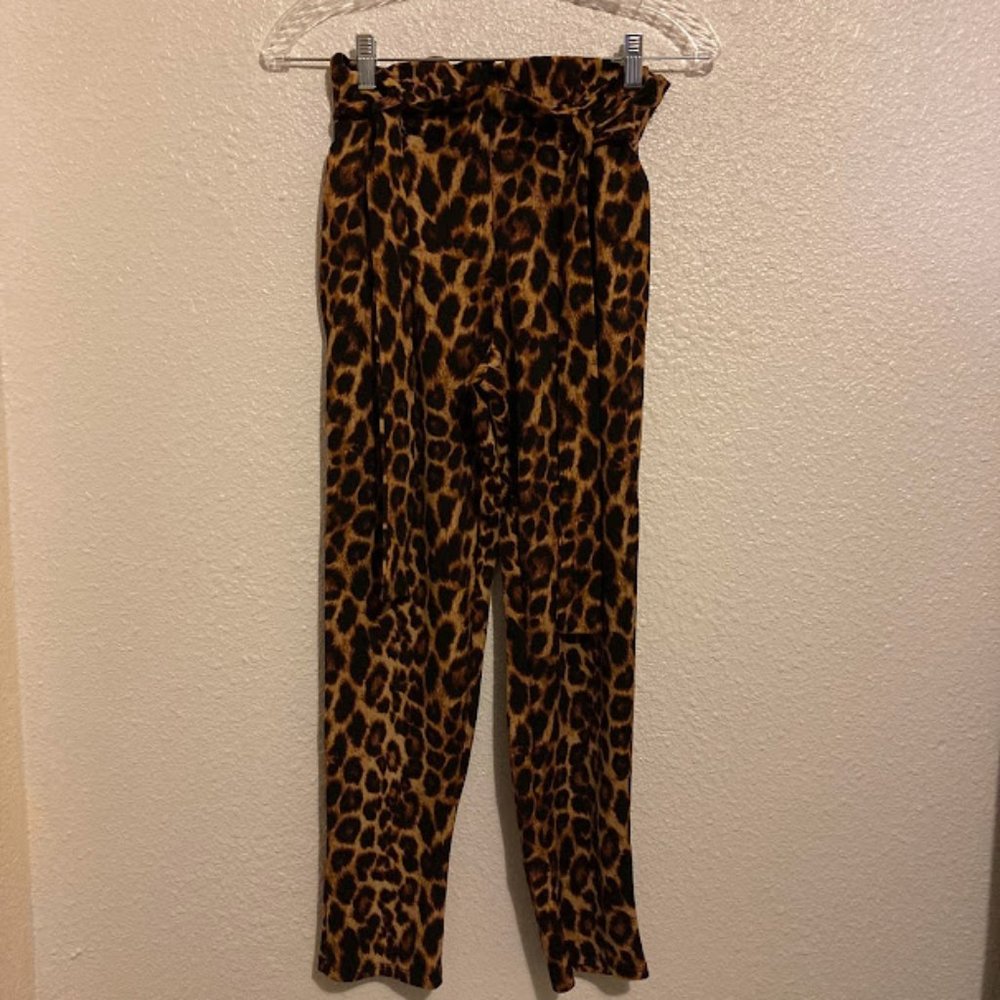 Wearever women's medium black, brown and tan leopard designed pants